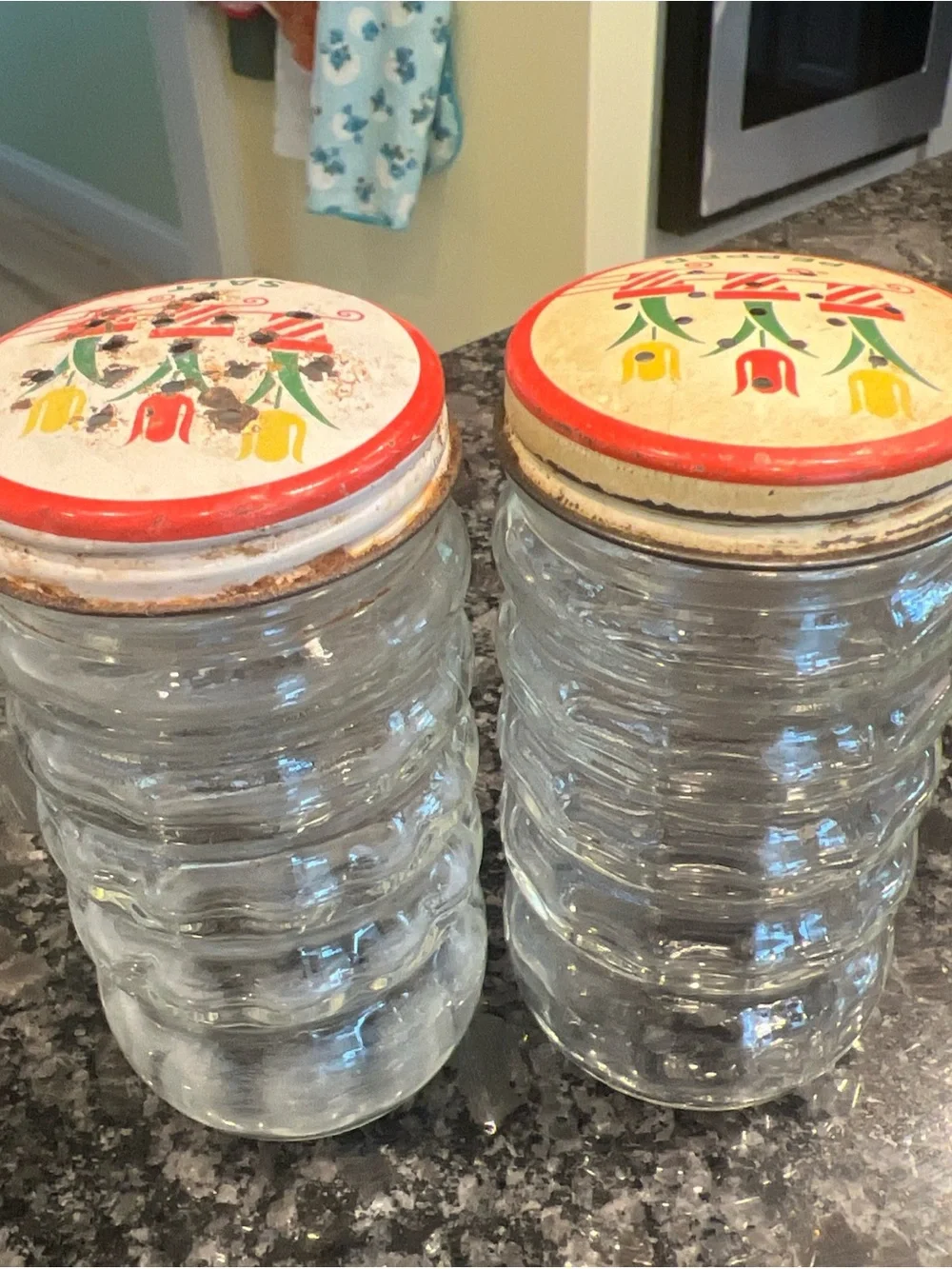 Vintage Anchor Hocking Fire King Clear Glass Salt & Pepper Shakers W/Tulip Lids